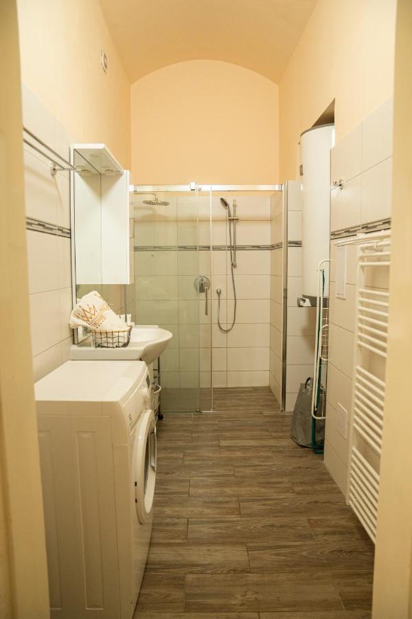 Helen Homestay Vaclavske Namesti Prague Exterior photo
