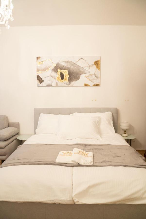 Helen Homestay Vaclavske Namesti Prague Exterior photo